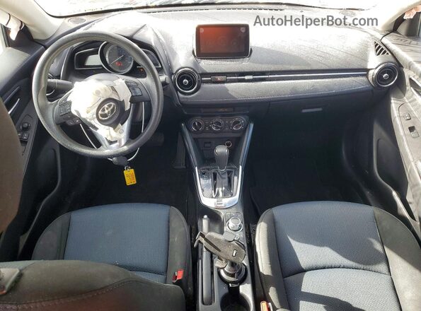 3MYDLBYV3JY305926 2018 TOYOTA YARIS Gray Widok deski rozdzielczej