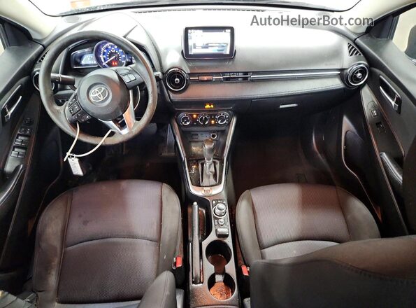 3MYDLBYV3JY316392 2018 TOYOTA YARIS Blue Widok deski rozdzielczej