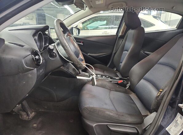 3MYDLBYV3JY316392 2018 TOYOTA YARIS Blue Widok wnętrza z przodu