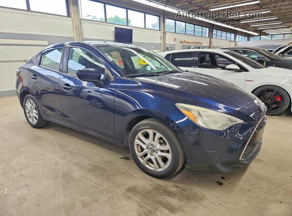 3MYDLBYV3JY316392 2018 TOYOTA YARIS Blue Przód prawy