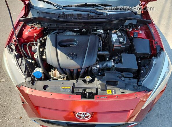 3MYDLBYV4HY153892 2017 TOYOTA YARIS Burgundy უკანა სალონის ხედი
