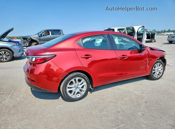 3MYDLBYV4HY153892 2017 TOYOTA YARIS Burgundy უკანა მარჯვენა
