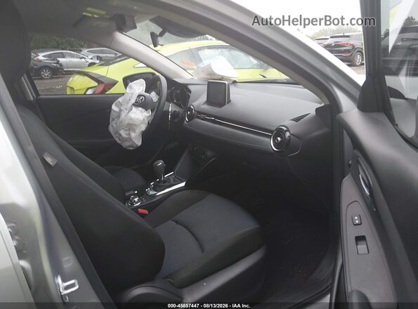 3MYDLBYV4HY154976 2017 TOYOTA YARIS IA Silver Front interior view