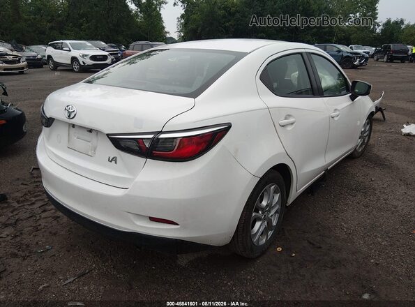 3MYDLBYV4HY164570 2017 TOYOTA YARIS IA Белый Задняя правая четверть