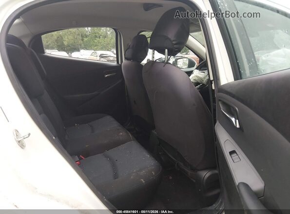 3MYDLBYV4HY164570 2017 TOYOTA YARIS IA Белый Вид наклейки с VIN-кодом