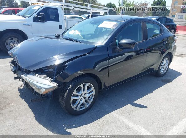 3MYDLBYV4JY308625 2018 TOYOTA YARIS IA Gray წინა მარცხენა ხედი სამი მეოთხედიდან