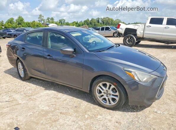 3MYDLBYV4JY312609 2018 TOYOTA YARIS Gray Передня права чверть