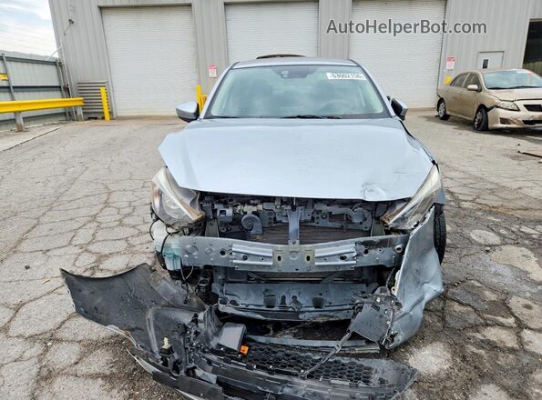 3MYDLBYV4KY509992 2019 TOYOTA YARIS Silver Widok z przodu