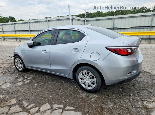 3MYDLBYV4KY509992 2019 TOYOTA YARIS Silver Tył lewy
