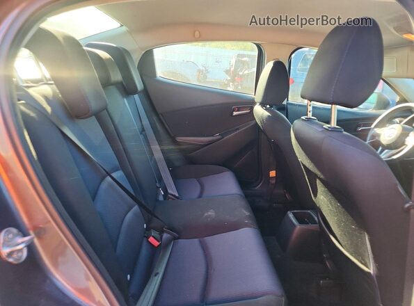 3MYDLBYV5HY152086 2017 TOYOTA YARIS Gray Вид задніх сидінь