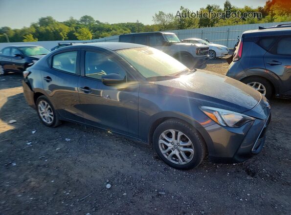 3MYDLBYV5HY152086 2017 TOYOTA YARIS Gray Передня права чверть