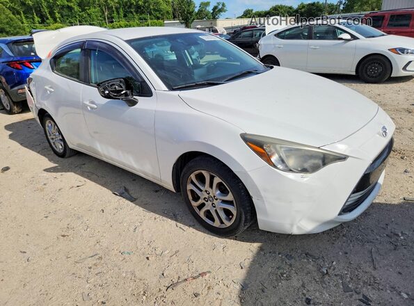 3MYDLBYV5HY192622 2017 TOYOTA YARIS White Передня права чверть