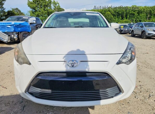 3MYDLBYV5HY192622 2017 TOYOTA YARIS White Вид спереду
