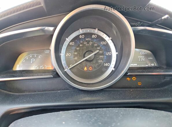 3MYDLBYV5JY311744 2018 TOYOTA YARIS Silver Widok zestawu wskaźników