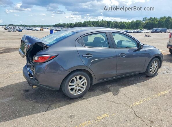 3MYDLBYV6HY169429 2017 TOYOTA YARIS Gray Задня права чверть