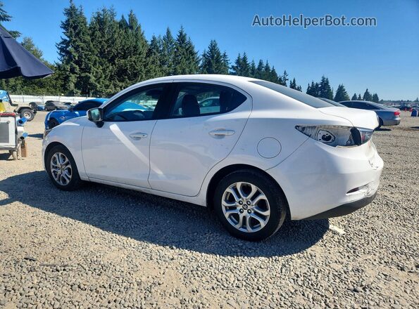 3MYDLBYV6HY175201 2017 TOYOTA YARIS White Задня ліва чверть