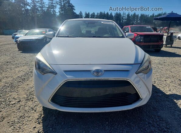 3MYDLBYV6HY175201 2017 TOYOTA YARIS White Вид спереду