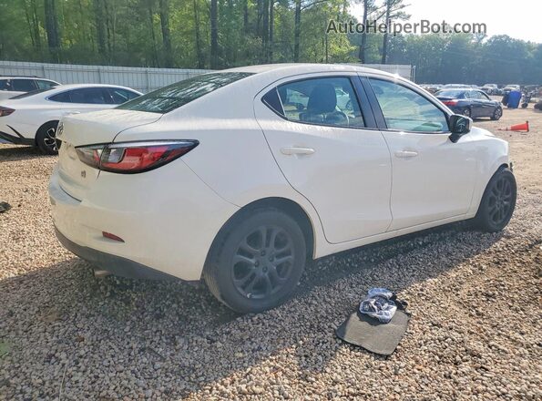 3MYDLBYV6HY178096 2017 TOYOTA YARIS White უკანა მარჯვენა