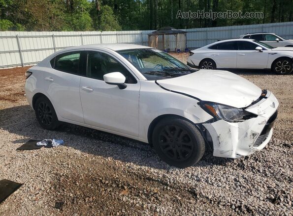 3MYDLBYV6HY178096 2017 TOYOTA YARIS White წინა მარჯვენა