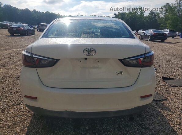 3MYDLBYV6HY178096 2017 TOYOTA YARIS White უკანა ხედი
