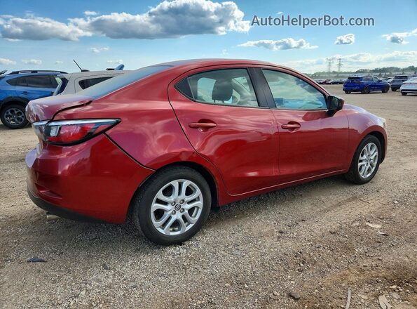 3MYDLBYV6HY182150 2017 TOYOTA YARIS Red Trasero derecho