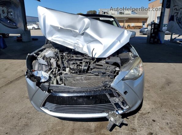 3MYDLBYV6JY322302 2018 TOYOTA YARIS Silver Вид спереду