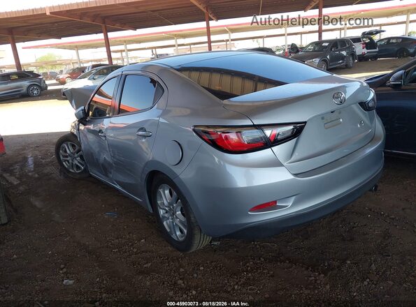 3MYDLBYV6JY322333 2018 TOYOTA YARIS IA Silver უკანა მარცხენა