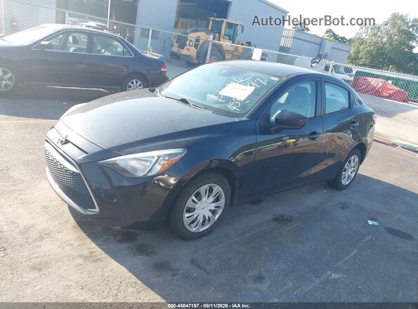 3MYDLBYV6KY502770 2019 TOYOTA YARIS Черный Передняя левая четверть