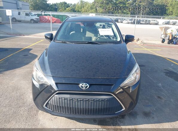 3MYDLBYV6KY502770 2019 TOYOTA YARIS Черный Вид щитка приборов