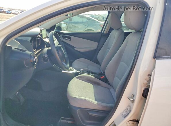 3MYDLBYV6KY503322 2019 TOYOTA YARIS White Vista interior de 360 grados