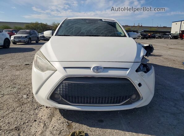 3MYDLBYV6KY503322 2019 TOYOTA YARIS White Vista de los asientos traseros