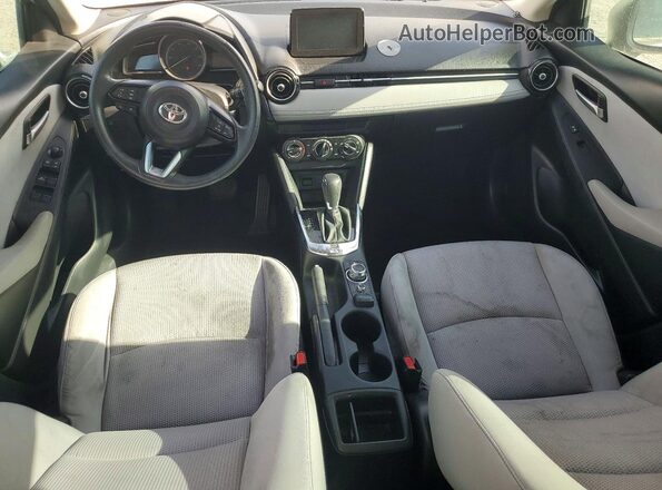3MYDLBYV6KY503322 2019 TOYOTA YARIS White 