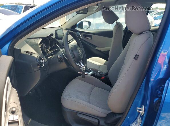 3MYDLBYV6KY508889 2019 TOYOTA YARIS Blue Front interior view