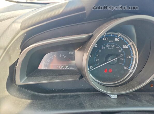 3MYDLBYV6KY519763 2019 TOYOTA YARIS Red Սարքավորումների վահանակի տեսք