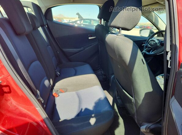 3MYDLBYV6KY519763 2019 TOYOTA YARIS Red Հետևի նստատեղերի տեսք