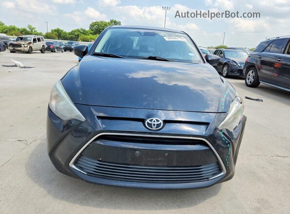 3MYDLBYV7HY166992 2017 TOYOTA YARIS Черный Вид спереди
