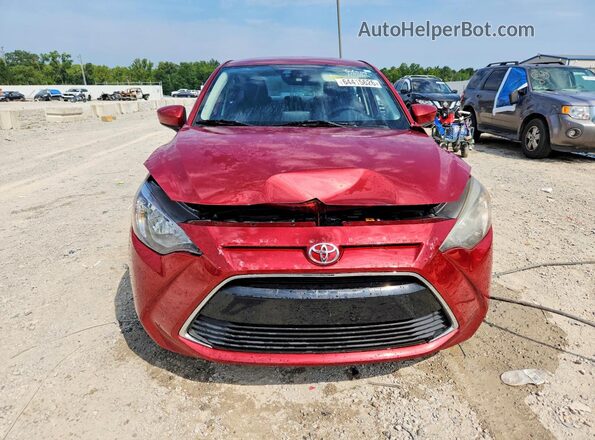 3MYDLBYV7HY176762 2017 TOYOTA YARIS Red Front view