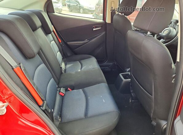 3MYDLBYV7HY176762 2017 TOYOTA YARIS Red Rear seats view