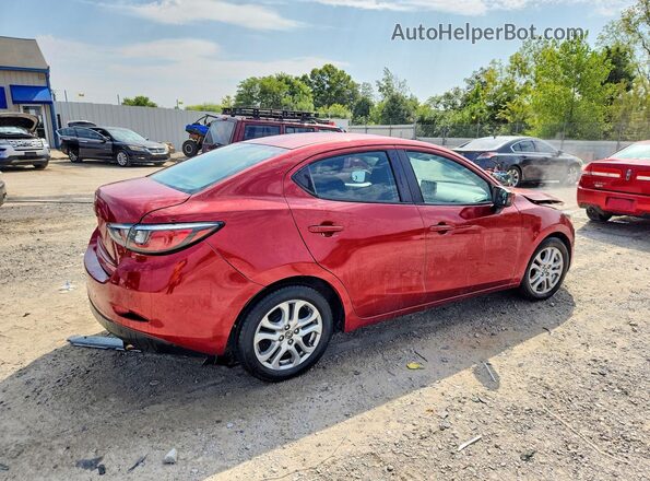 3MYDLBYV7HY176762 2017 TOYOTA YARIS Red Rear right