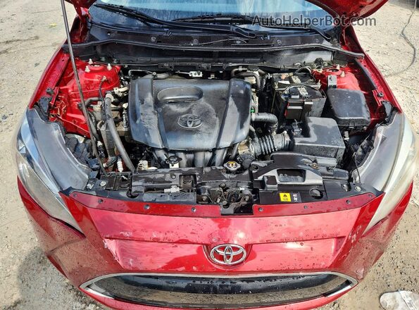 3MYDLBYV7HY176762 2017 TOYOTA YARIS Red Rear interior view
