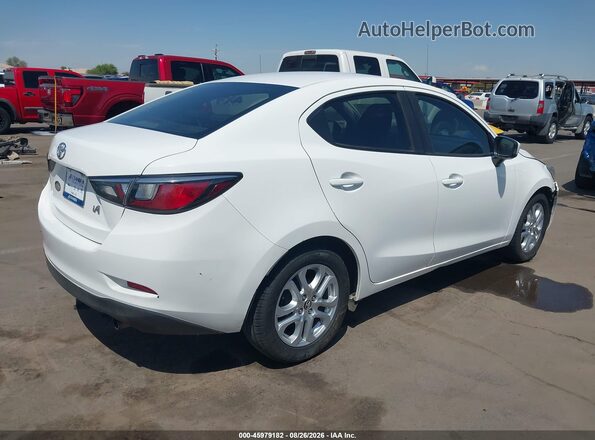 3MYDLBYV7HY189673 2017 TOYOTA YARIS IA White Задня права чверть