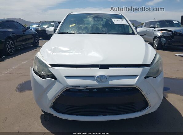 3MYDLBYV7HY189673 2017 TOYOTA YARIS IA White Вид щитка приладів