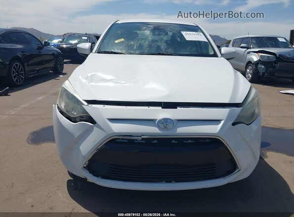 3MYDLBYV7HY189673 2017 TOYOTA YARIS IA White Вид спереду