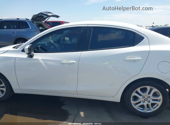 3MYDLBYV7HY189673 2017 TOYOTA YARIS IA White Панорамний вид салону 360°