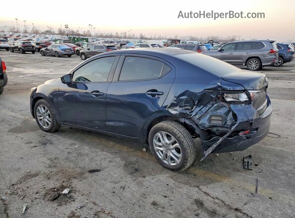 3MYDLBYV7JY328156 2018 TOYOTA YARIS Синий Задняя левая четверть