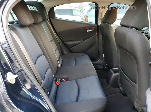 3MYDLBYV7JY328156 2018 TOYOTA YARIS Синий Вид задних сидений