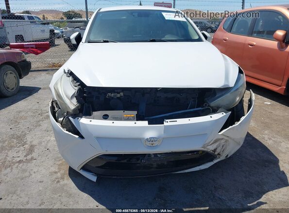 3MYDLBYV7JY329016 2018 TOYOTA YARIS IA Белый Вид спереди