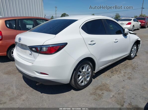3MYDLBYV7JY329016 2018 TOYOTA YARIS IA Белый Задняя правая четверть