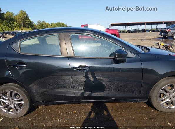3MYDLBYV7KY511512 2019 TOYOTA YARIS Black Սալոնի հետևի տեսք