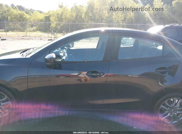 3MYDLBYV7KY511512 2019 TOYOTA YARIS Black Սալոնի 360 աստիճան տեսք